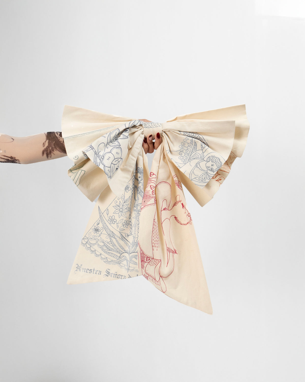 LAZO BOW PIN