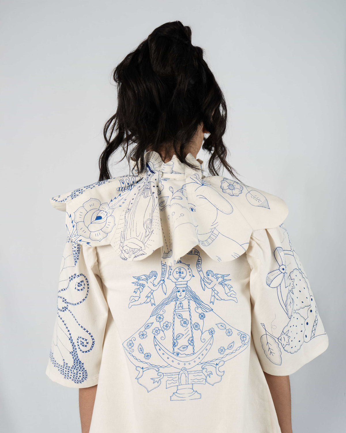 LAZO PETAL COLLAR